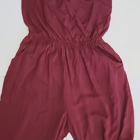 Lulu's Learning to Fly Burgundy Halter Jumpsuit/ M - Picture 10 of 12